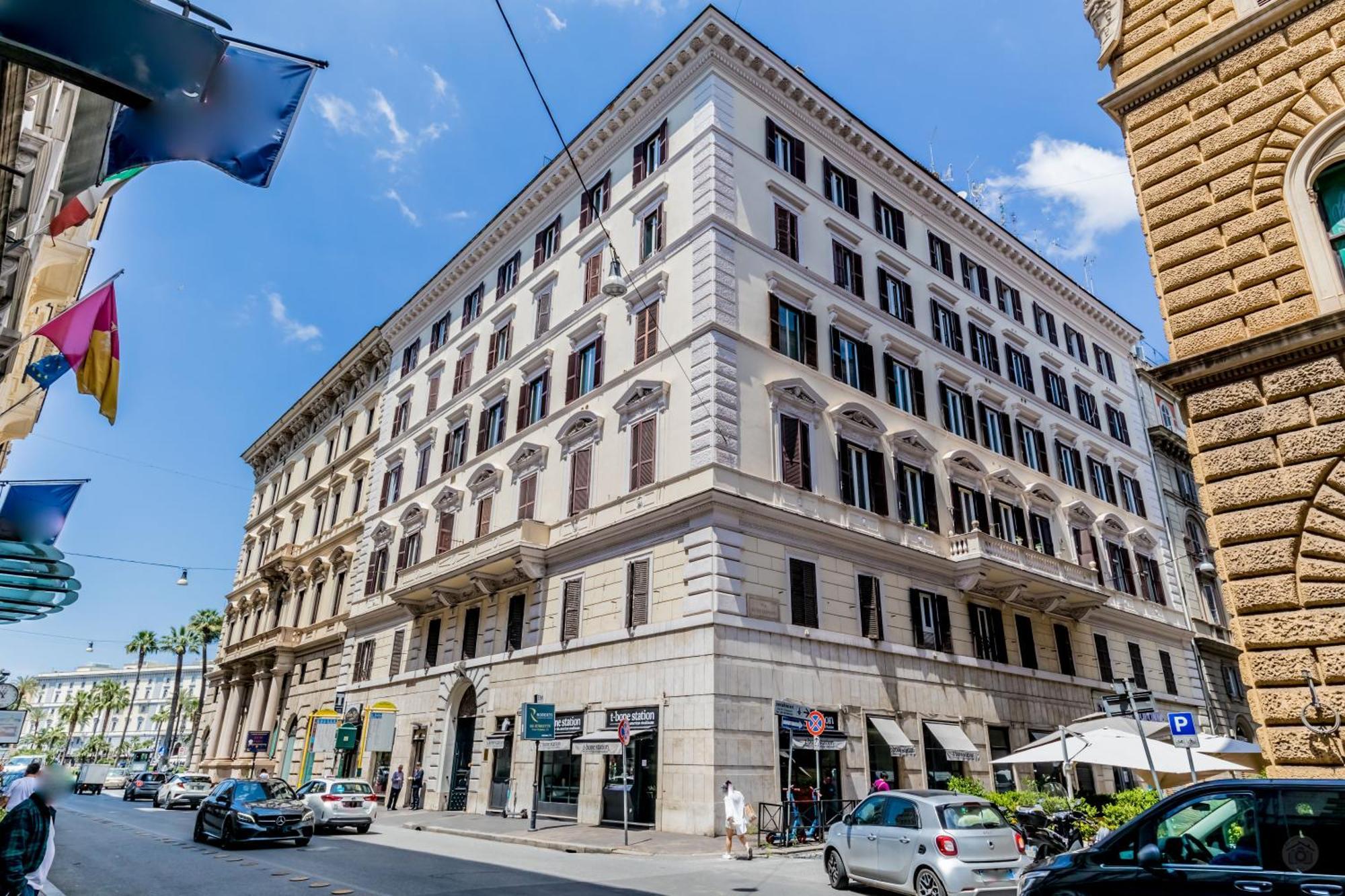 Attico Nel Cuore Di Roma Con Box Privato Per Auto Luaran gambar